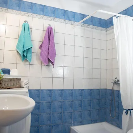 Solari Hill Maisonette Two Private Parking Apartment