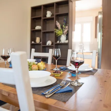 Apartment Solari Hill Maisonette Two Private Parking *