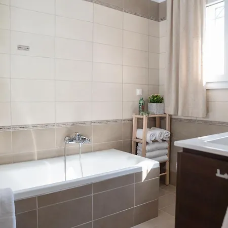 Apartment Solari Hill Maisonette Two Private Parking