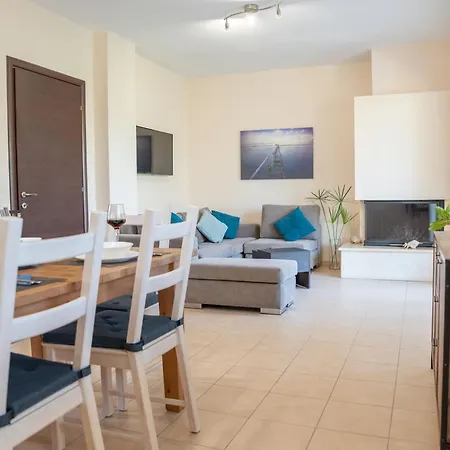Solari Hill Maisonette Two Private Parking Apartment Alepou
