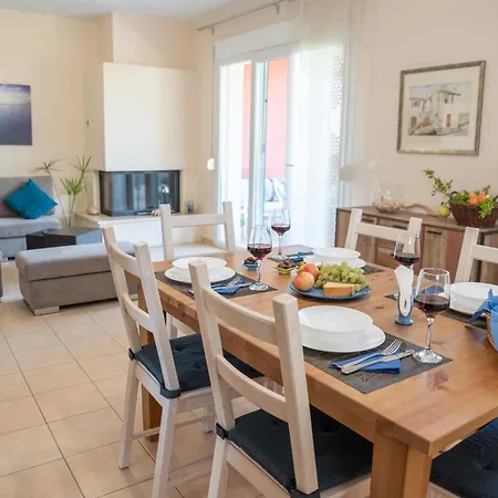 Apartment Solari Hill Maisonette Two Private Parking